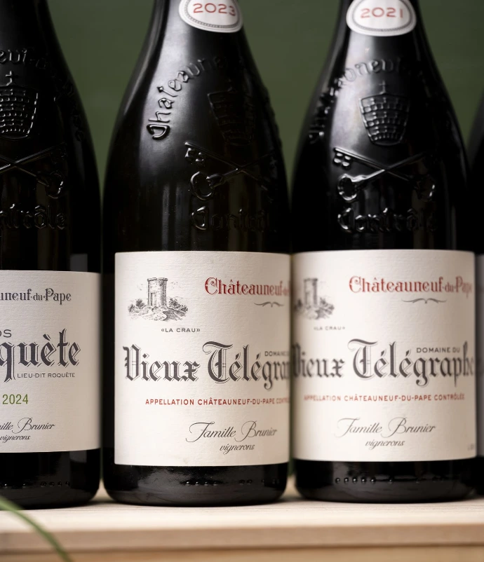Dégustation de vin au bar Titulus Pictus Bruxelles